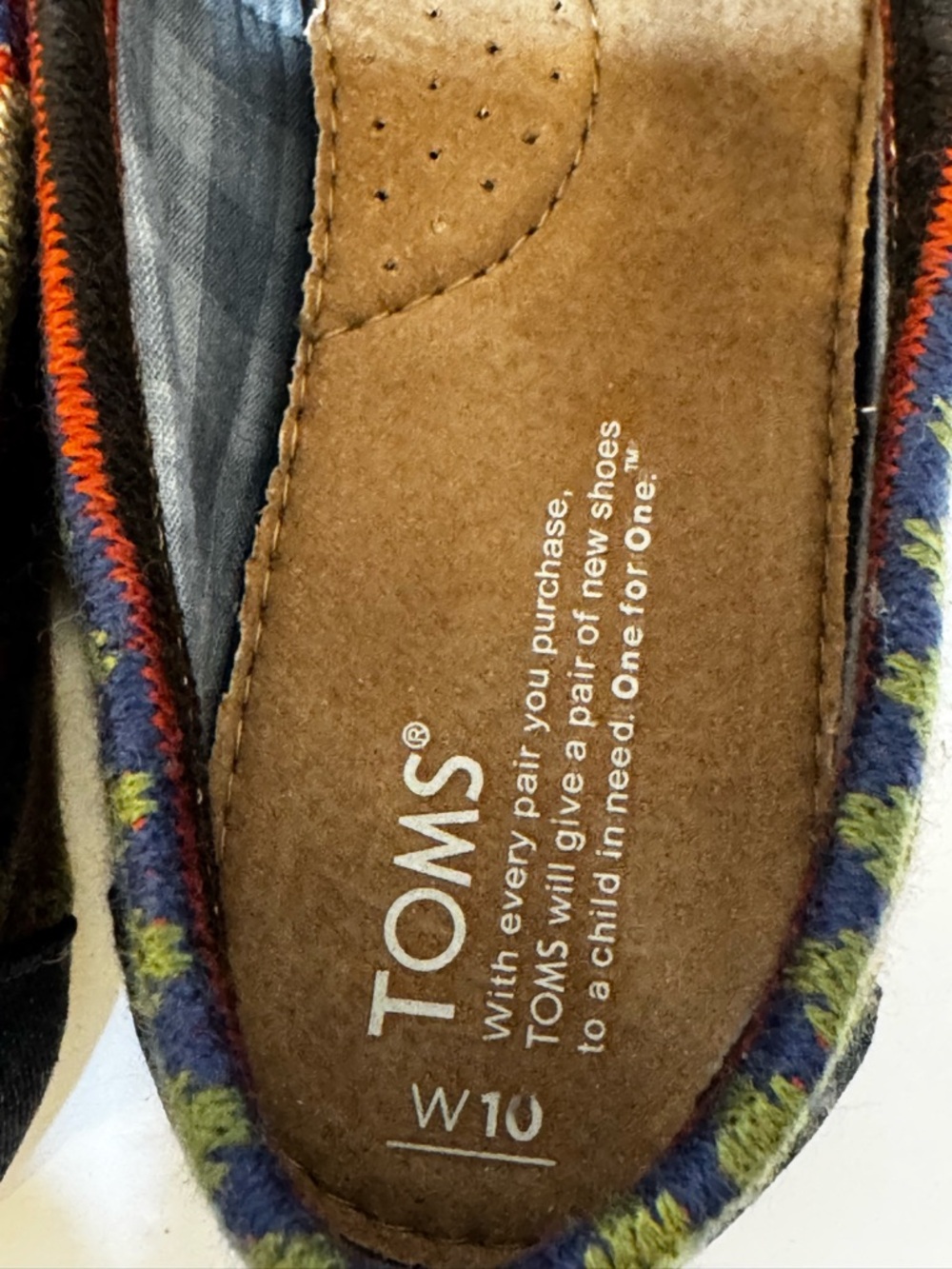 TOMS Kilim Aztec Multicolor Slip-On Flats with Tribal Pattern size 10 - Picture 5 of 8